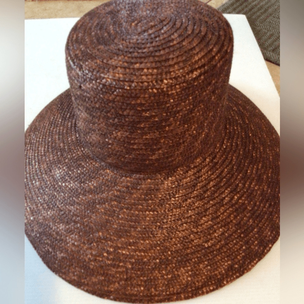 NEW ! RARE Wyeth straw deep shade Hat